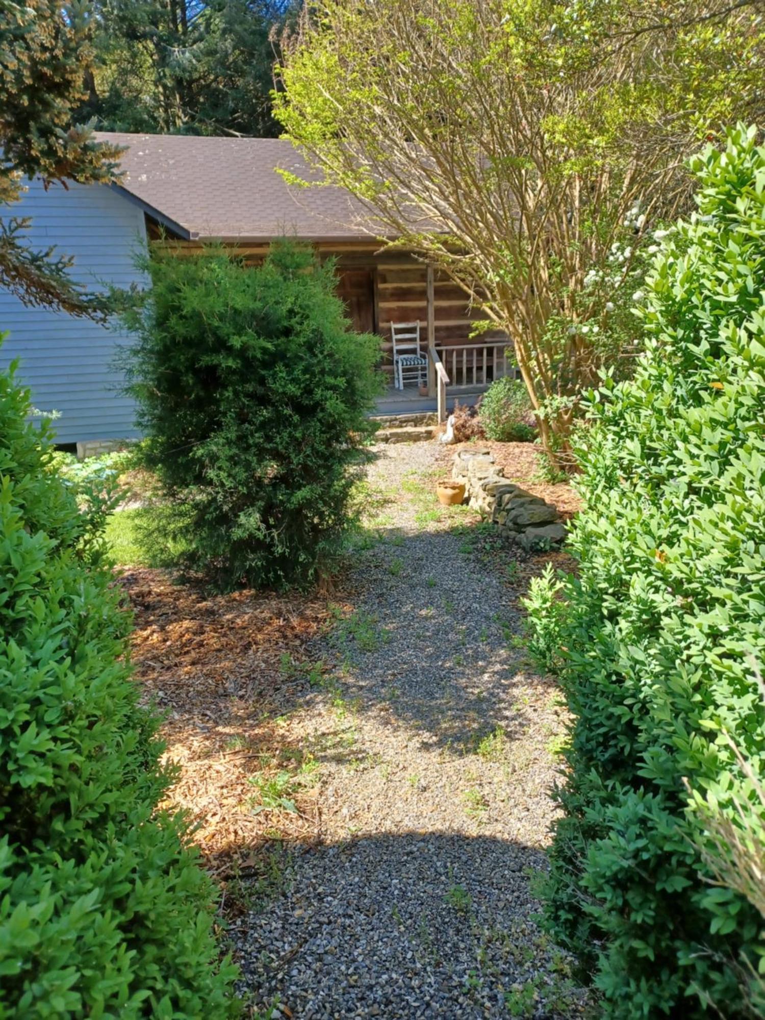 Restored1850S Log Cabin, With Gazebo And Gardens! 1 Mile To Downtown Weaverville Екстериор снимка