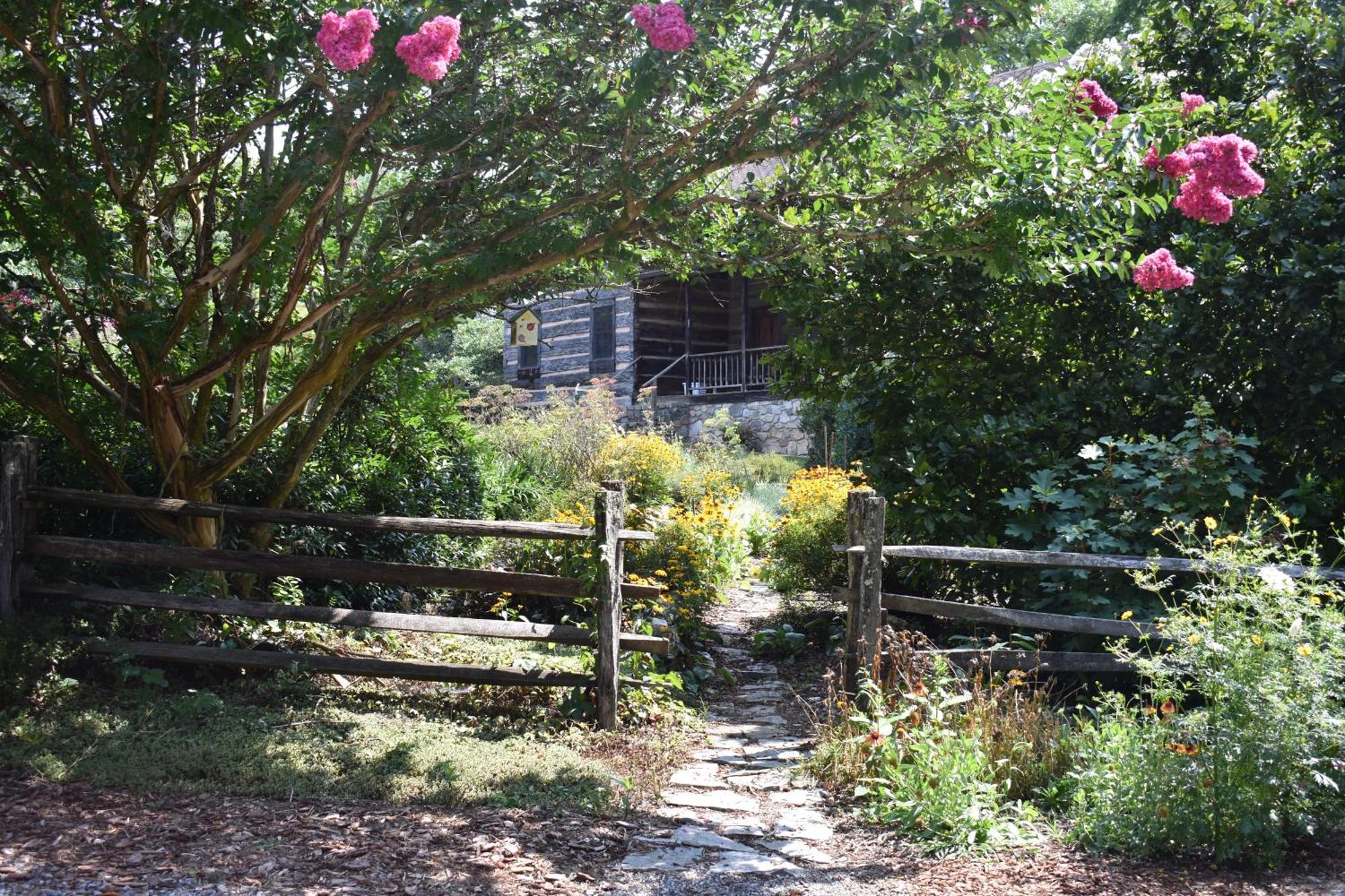 Restored1850S Log Cabin, With Gazebo And Gardens! 1 Mile To Downtown Weaverville Екстериор снимка