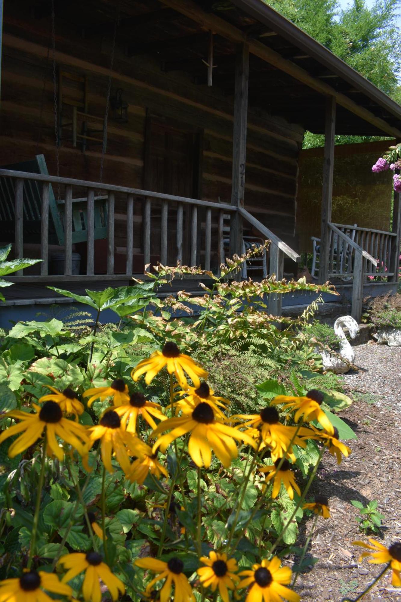 Restored1850S Log Cabin, With Gazebo And Gardens! 1 Mile To Downtown Weaverville Екстериор снимка